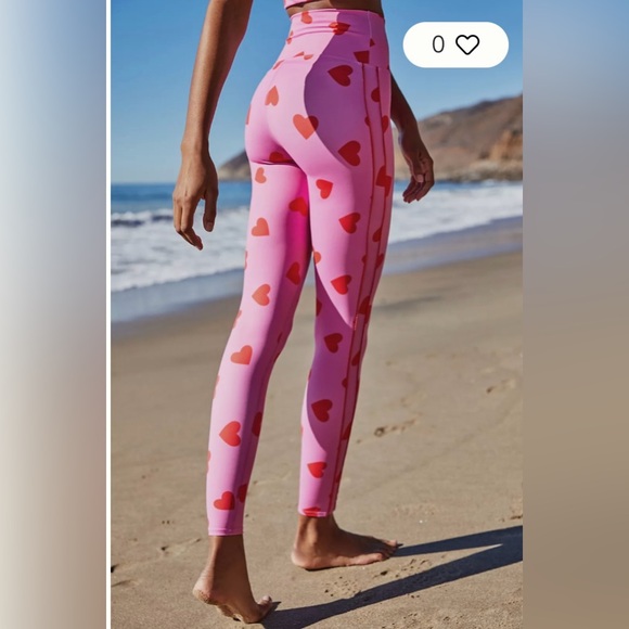 BEACH RIOT Kat leggings Valentine Hearts SIZE: SMALL - Picture 7 of 16